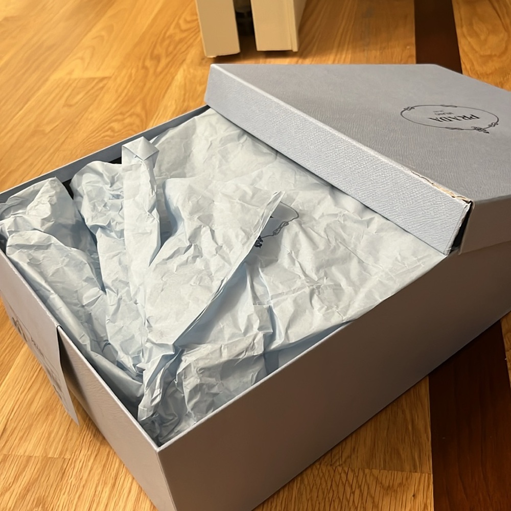 PRADA Big Box - Picture 5 of 8